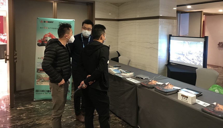 報廢汽車拆解機展會.jpg 報廢汽車拆解機展會.jpg