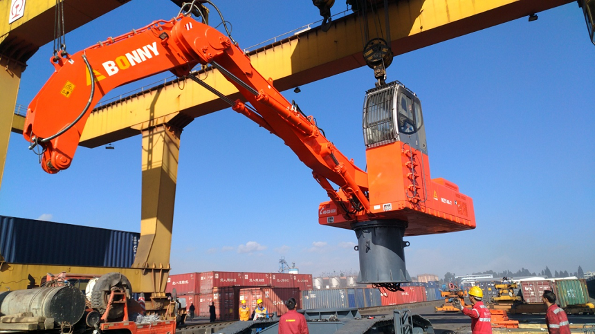 增高筒抓料機(jī).png 增高筒抓料機(jī).png