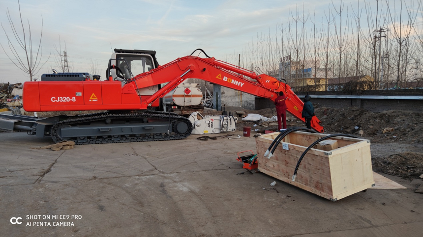 報廢汽車拆解機(jī).png 報廢汽車拆解機(jī).png