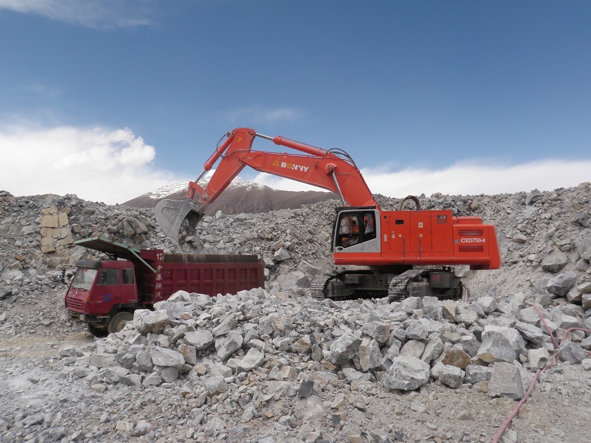 電動挖掘機.jpg 電動挖掘機.jpg