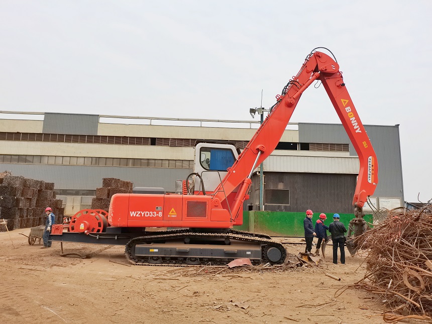 抓鋼機(jī).jpg 抓鋼機(jī).jpg