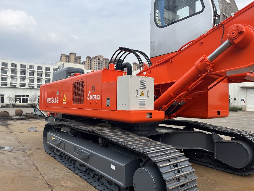 雙動力抓鋼機結(jié)構(gòu)細節(jié)圖.jpg 雙動力抓鋼機結(jié)構(gòu)細節(jié)圖.jpg